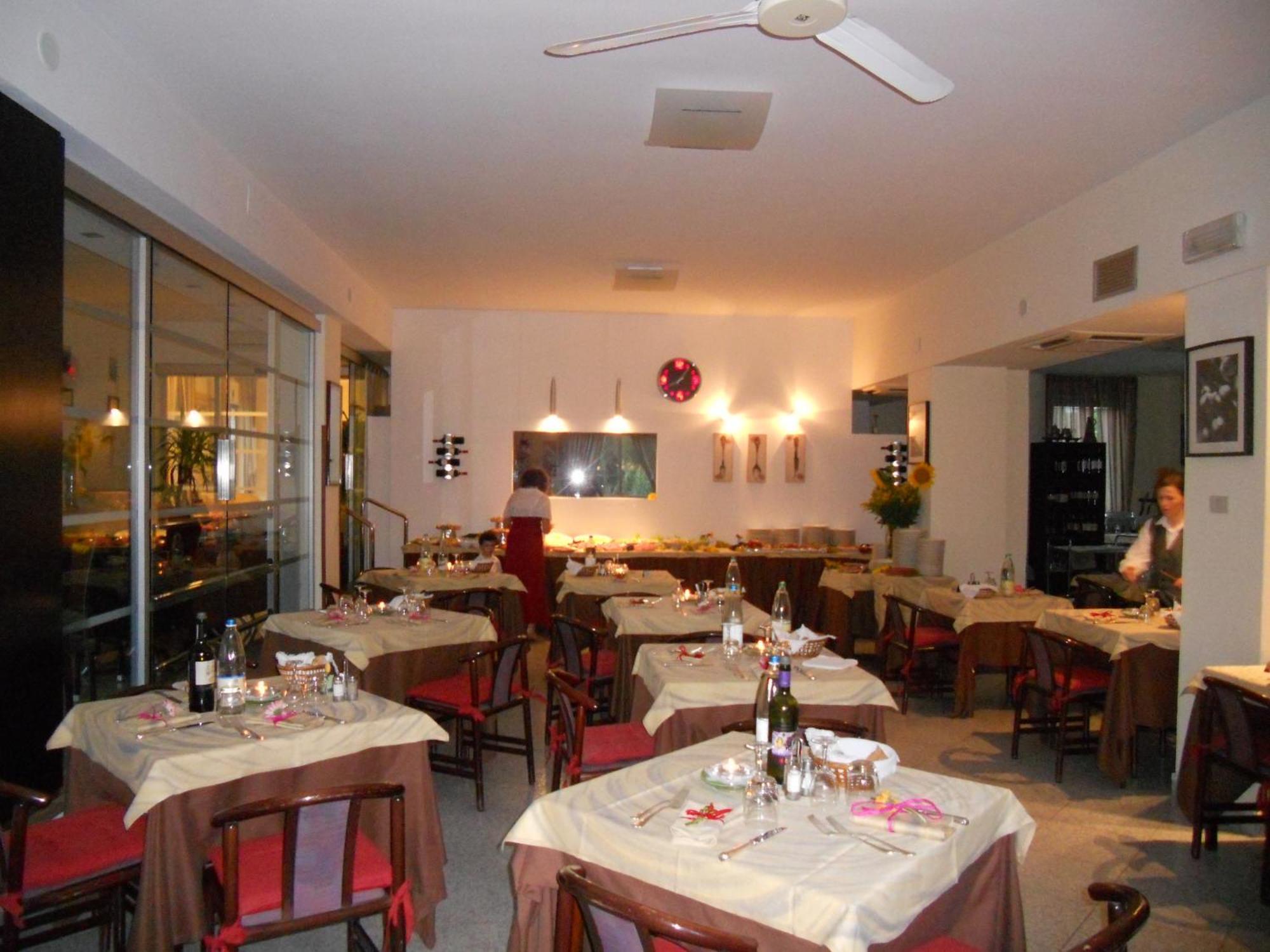 Hotel King Marina di Pietrasanta Ngoại thất bức ảnh